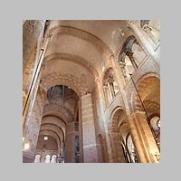 Photo PMRMaeyaert, Wikipedia, transept.jpg